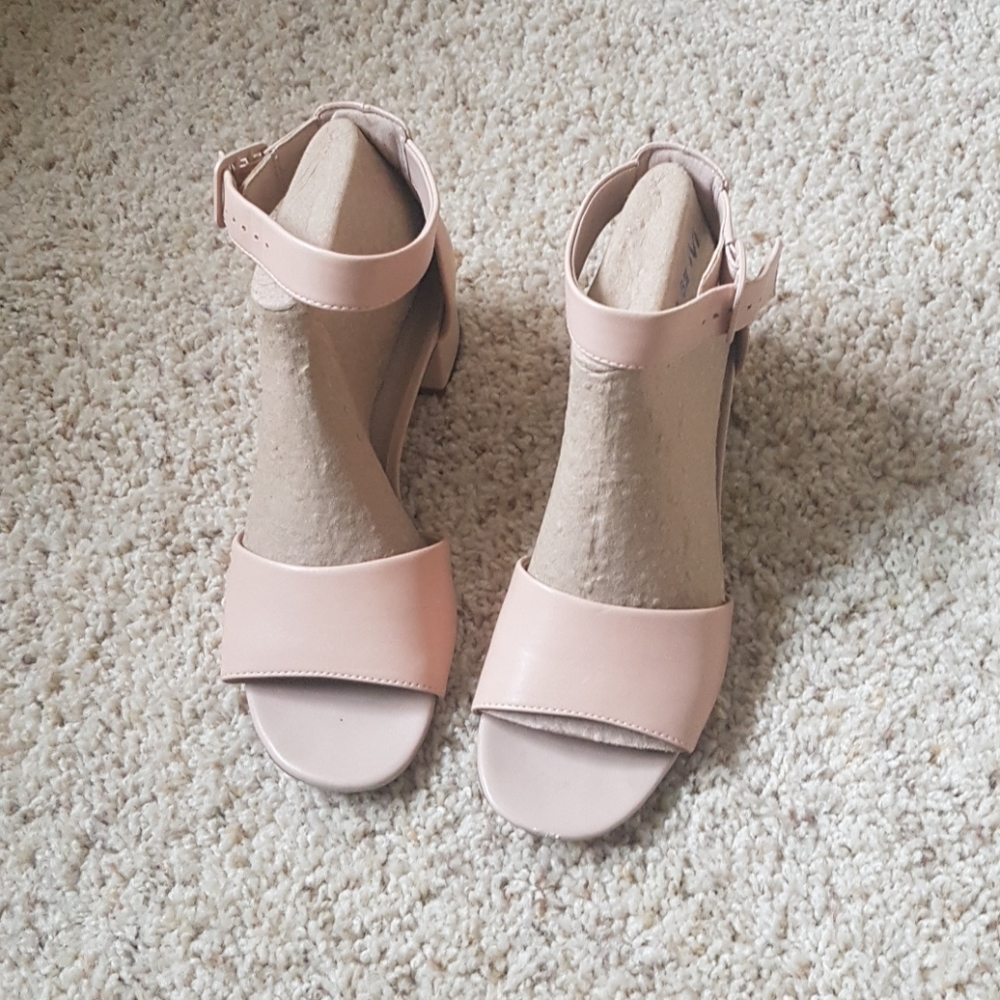 Leather trimmed sandals